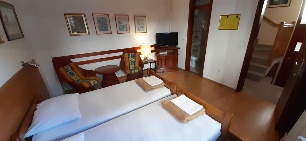 Tower House Hotel ซาราเยโว ภายนอก รูปภาพ